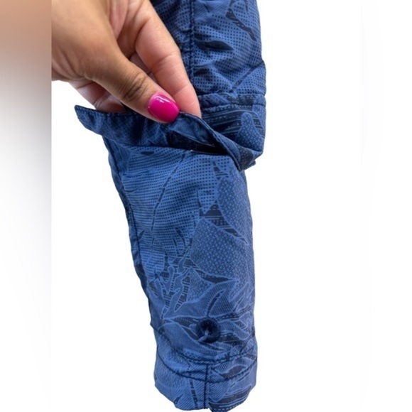 Tommy Bahama Relaxed Swim Shorts Blue in leafs - Picture 5 of 6